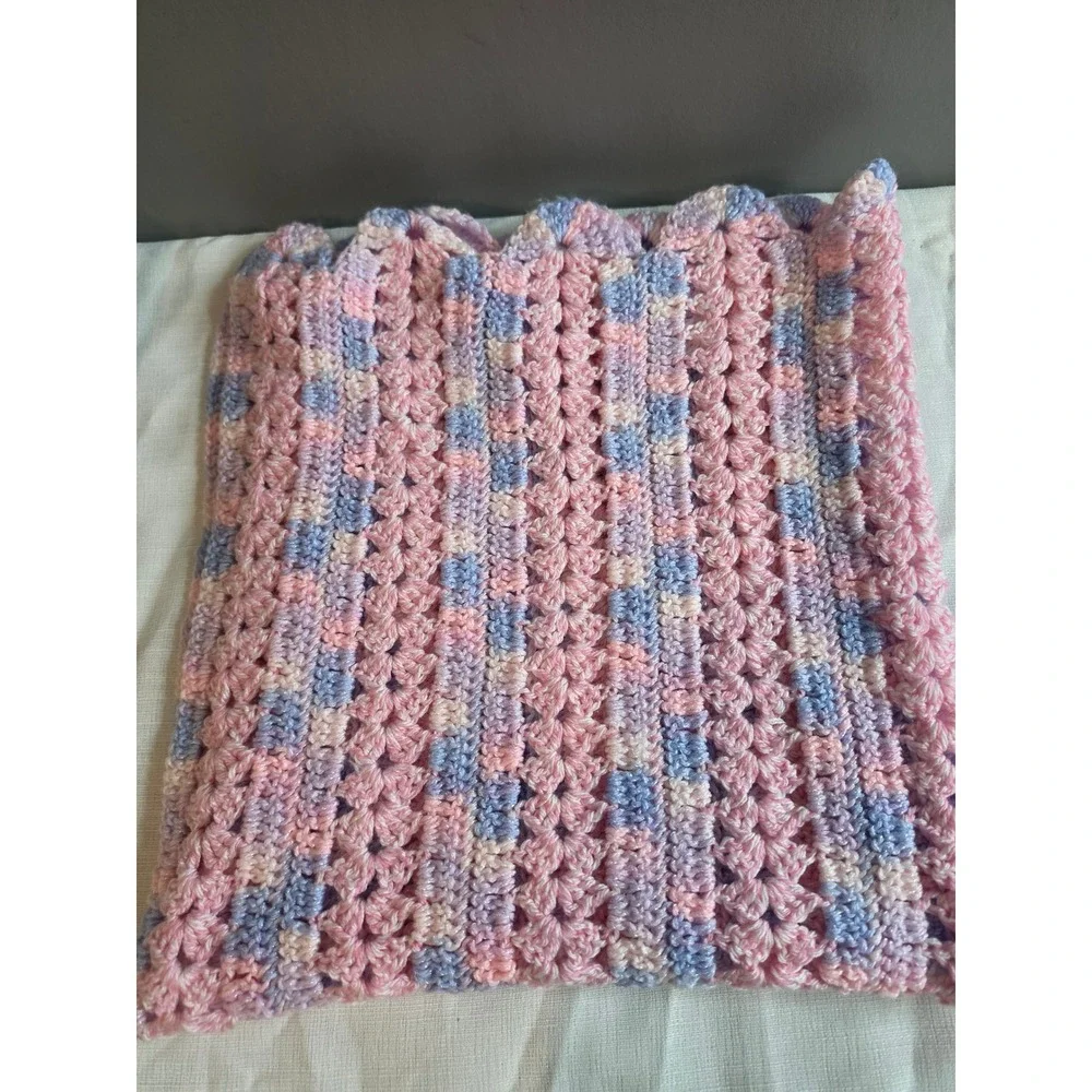 Handmade Crochet Baby Blanket Pink Purple Variegated Scalloped Edge 34x34
